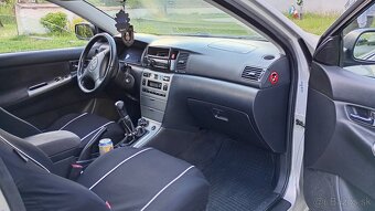 Toyota Corolla - 4