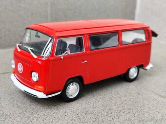 KOVOVÝ MODEL ( OTVÁRATEĽNÉ DVERE A KUFOR ) - VOLKSWAGEN BUS - 4