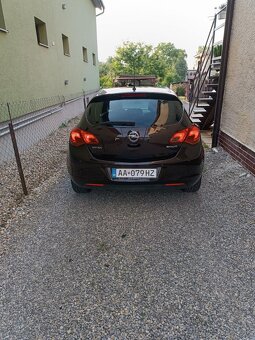 Predám Opel Astra j - 4