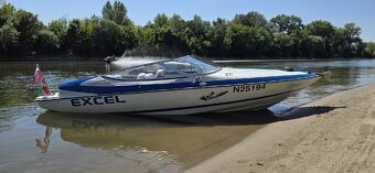 Motorový čln Wellcraft Excel - 4