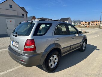 Kia Sorento - 4