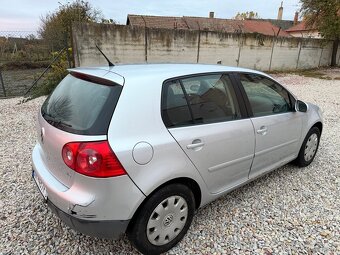 Volkswagen Golf 5 - 4