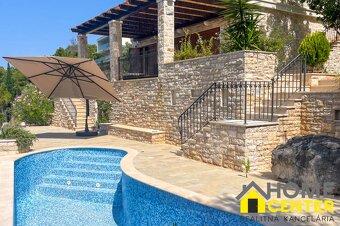 Na predaj ZREKONŠTRUOVANÁ KAMENNÁ VILA /200 m²/ Dalmátsko, K - 4