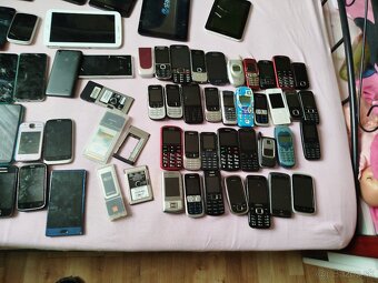 Staré mobily - 4