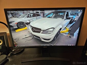24" Samsung S24E500C - 4