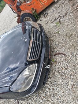 Mercedes Benz W220 s 400 L V8 - 4