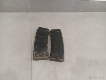 Predám airsoftku M4 AR15 - 4