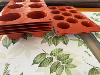 Forma plech na pečenie koláčikov, muffinov METRO - 4