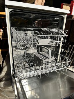 Predám umývačku riadu BOSCH SMS50L12EU /šírka 60cm/ - 4