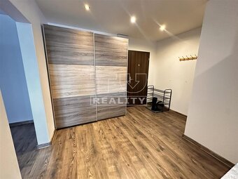 PREDANÉ Predám 1,5 izbový byt, okres Poprad - 4