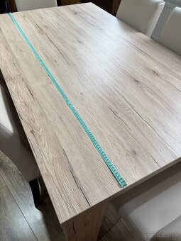 Stôl a stoličky - 4