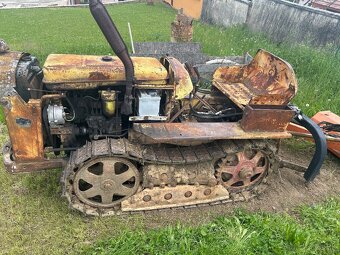 Pasovy traktor - 4