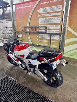 Yamaha r6 - 4