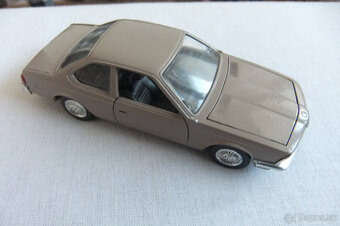 Predam v mierke 1:43 : 2x BMW 633 a BMW 850 - 4