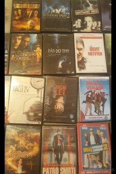 Predám vsh- dvd  za 15 eur, cd po 2 eur za 1 kus. - 4