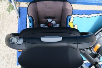 Britax RÖMER vajicko s Isofix nohou - 4