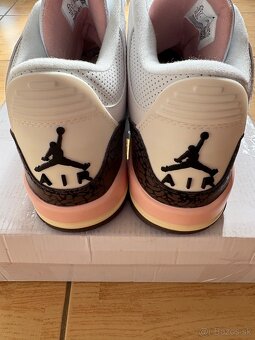 Air Jordan 3 Retro Neapolitan Dark Mocha - 4