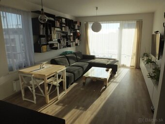 PRENÁJOM – priestranný 2 iz byt v Petržalke s parkingom - 4