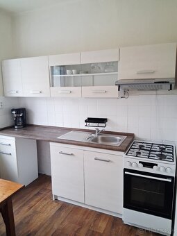 Priestranný 2-izbový byt s balkónom - 4