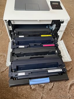 Farebná laserová tlačiareň HP Color Laser Jet Pro M454dn - 4