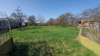 RD v obci Čajkov - postavený na pozemku o výmere 800 m2 - 4