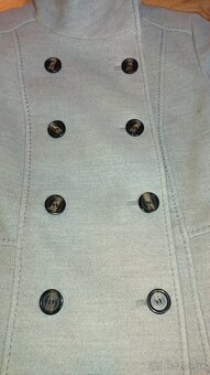 Elegantny sivy kabat - 4