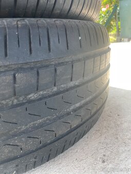 255/45 R19 - 4