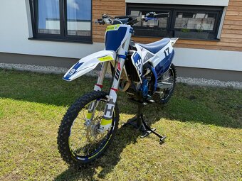 Husqvarna FC 350 2021 – výborný stav + výfuk FMF - 4