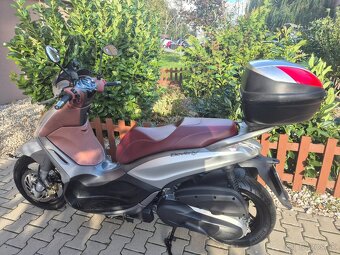 Piaggio beverly 350 sport tourer - 4