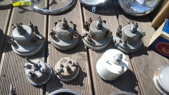 Predám zmes náhradných dielov na veteránske vozidlá ŠKODA - 4