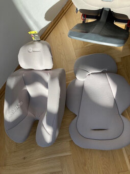 protismerná autosedačka - 4