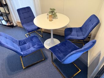 Predam 4 stolicky a stol - 4