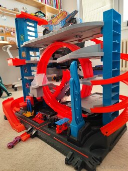 Hotwheels garáž žralok - 4