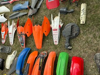 Predám plasty na moto - 4