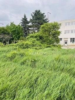 Váš raj pod holým nebom:403m2 záhrady s útulnou chatkou... - 4