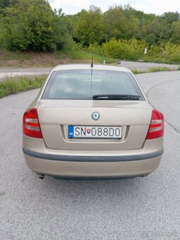 Škoda Octavia 1.6 benzín - 4