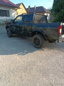 Nissan Navara D22 - 4