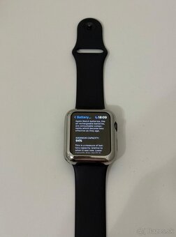Apple watch series 3 black 42mm - 4