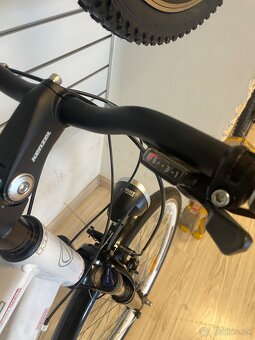 predám nikdy nejazdený dámsky trekingový bicykel Kenzel 28 - 4