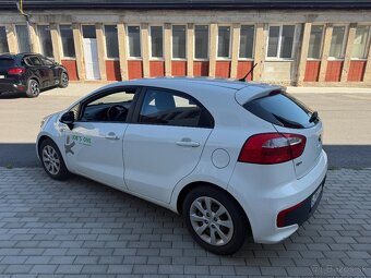 Kia Rio - 4