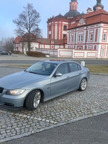 BMW E90 330i SportPaket - 4
