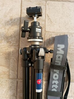Manfrotto 190B Professional Tripod, guľová hlava, popruh 95€ - 4