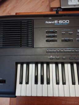 Roland E 600 - 4