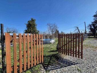 Záhrada s drevenou chatkou v Novej Stráži na predaj - 4