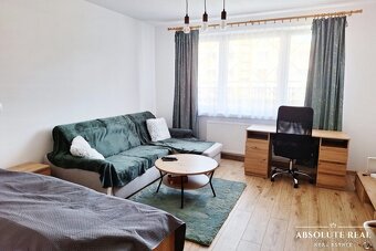 2i byt, Bratislava – Karlova Ves, Ľ. Fullu, predzáhradka - 4