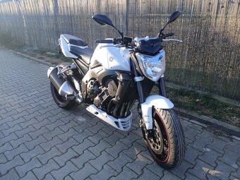 Yamaha FZ1 - 4