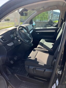 Autopožičovna 8 a 9 miestne autá na dovolenku - 4