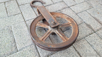 Starožitná liatinová kladka - 4