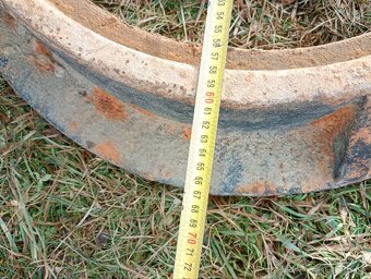 Liatinový kanalizačny poklop - 4