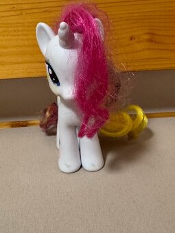 KONIKY( KUPTE SI NAS) - 4